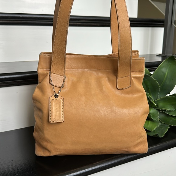 Coach vintage USA genuine leather shoulder tote, handbag purse, neutral - Picture 1 of 12
